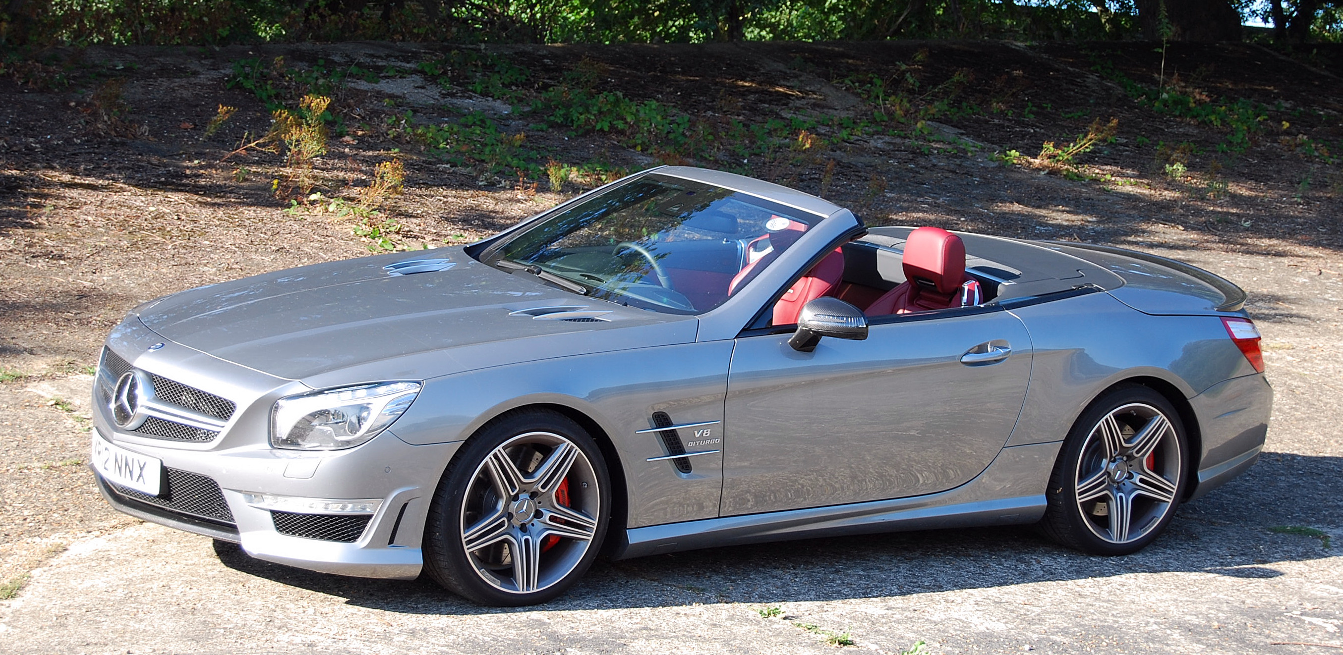 Mercedes SLS AMG Vs Mercedes SL63 AMG