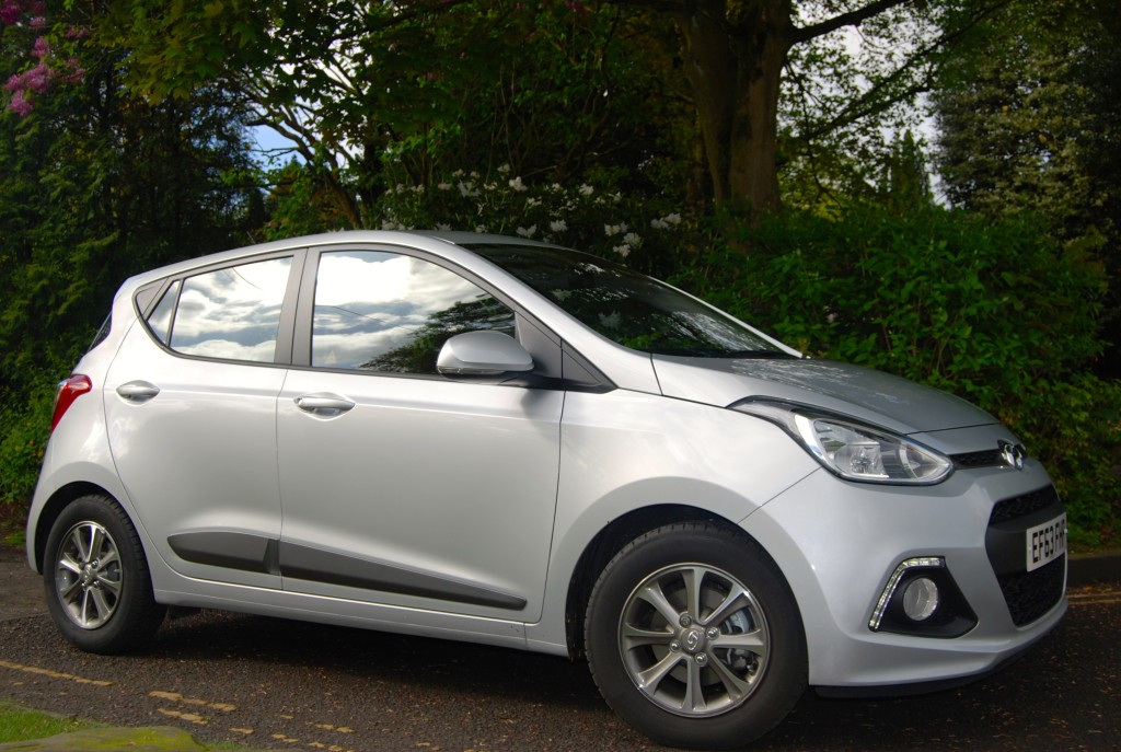 Hyundai i10 side