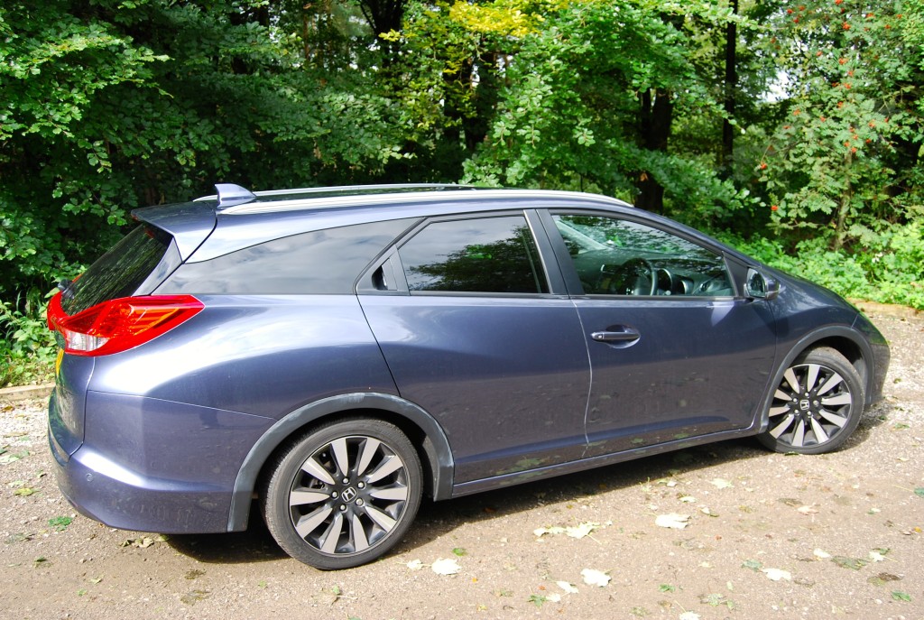 Honda Civic Tourer side