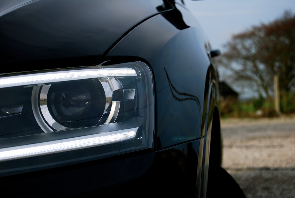 Audi_Q3_TFSI_Sline_front_light