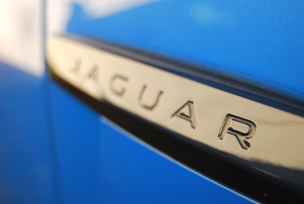 Jaguar_XFR-S_side_badge