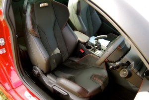 peugeot rcz r seats