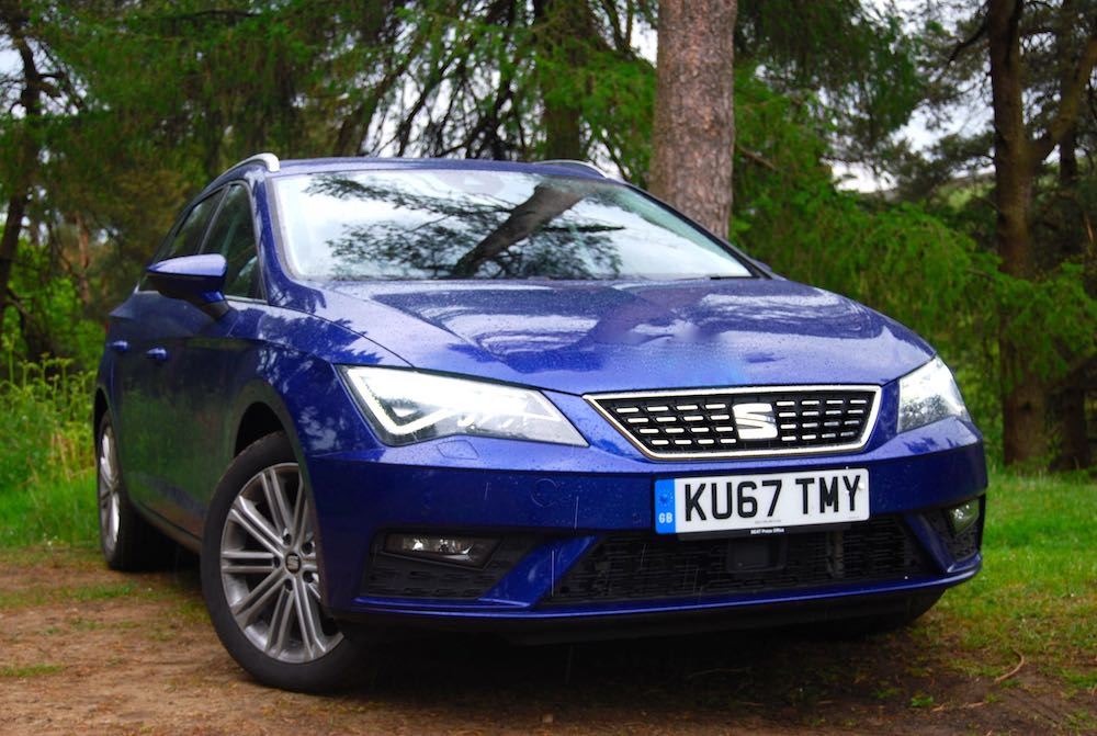 seat leon st blue front side