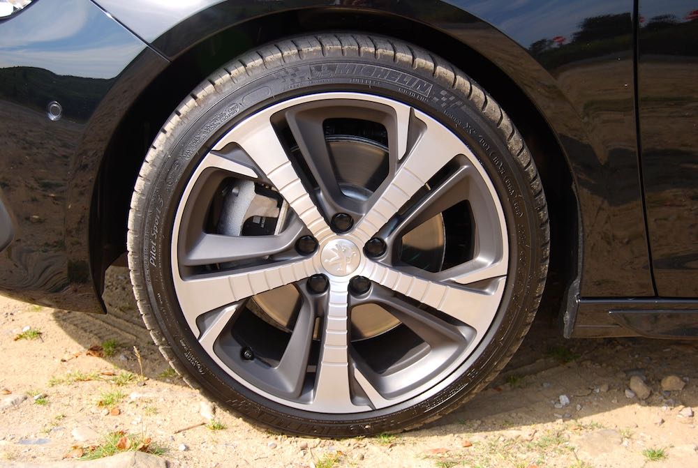 peugeot 308 sw gt wheel