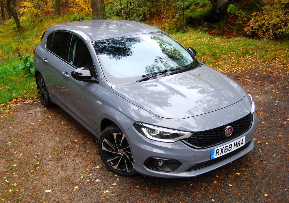 fiat tipo egea neon grey front side high review roadtest