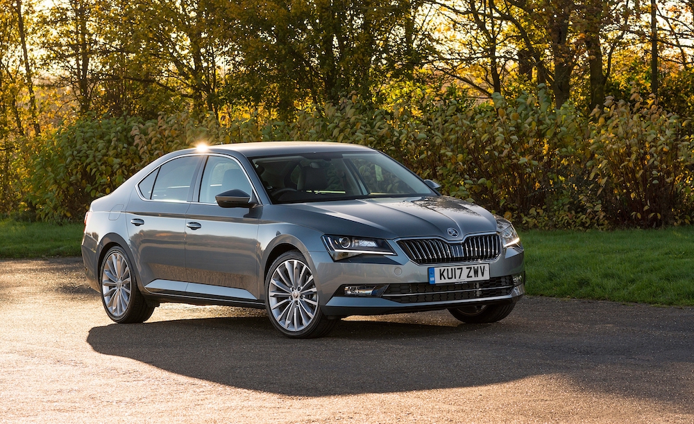 2019 skoda superb hatch grey front side review roadtest