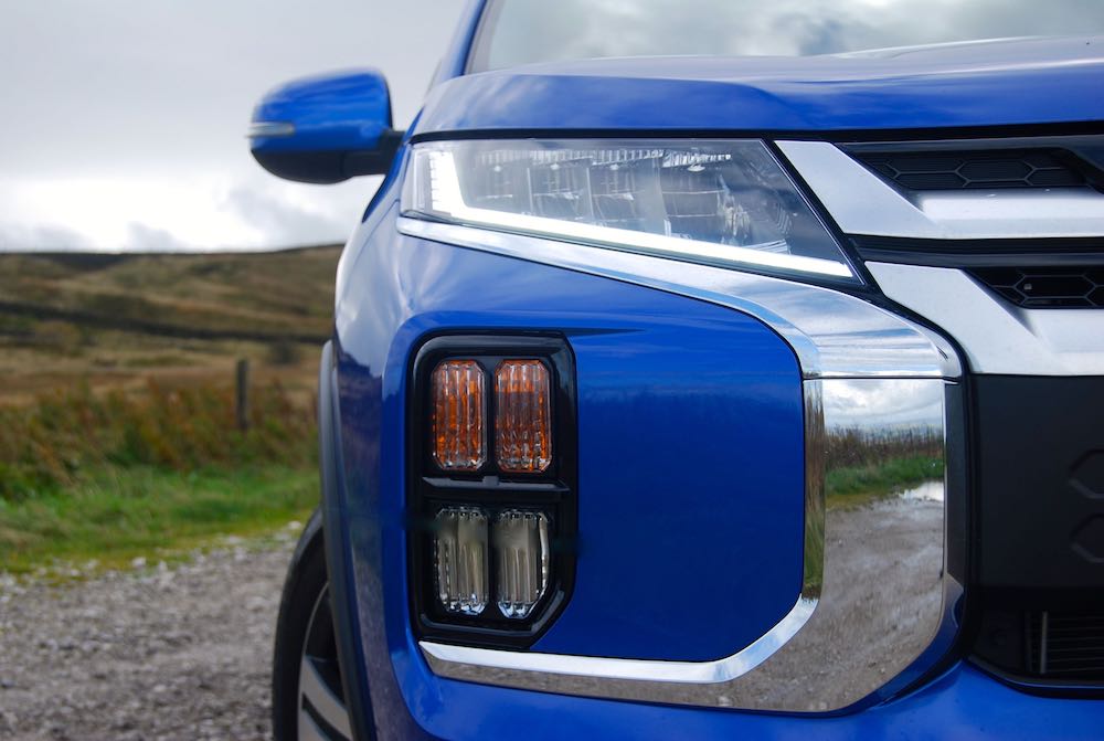 2019 mitsubishi asx front headlights review roadtest