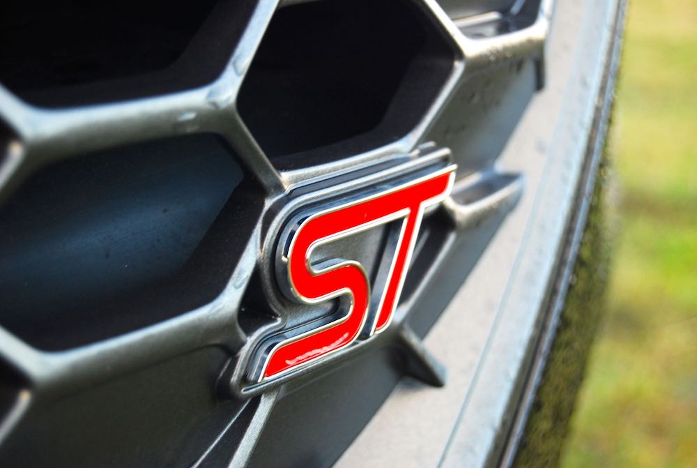 2020 ford focus st grille badge review roadtest